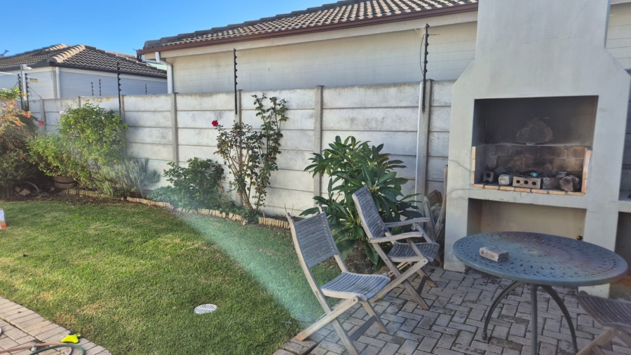 To Let 3 Bedroom Property for Rent in Parklands North Western Cape